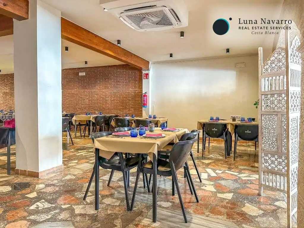 Local de alquiler en Altea con Aire acondicionado, Terraza y Amueblado