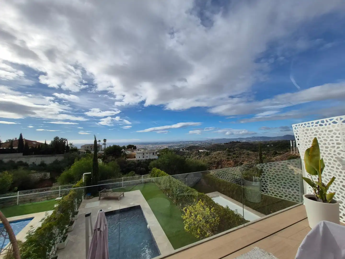 Außenansicht von Wohnung zur Miete in Mijas mit Klimaanlage, Privatgarten und Terrasse