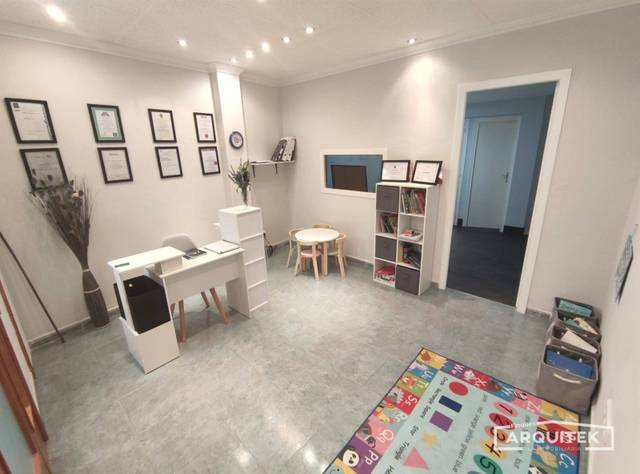 Local comercial en Alquiler en ignasi bastus en La Bordeta