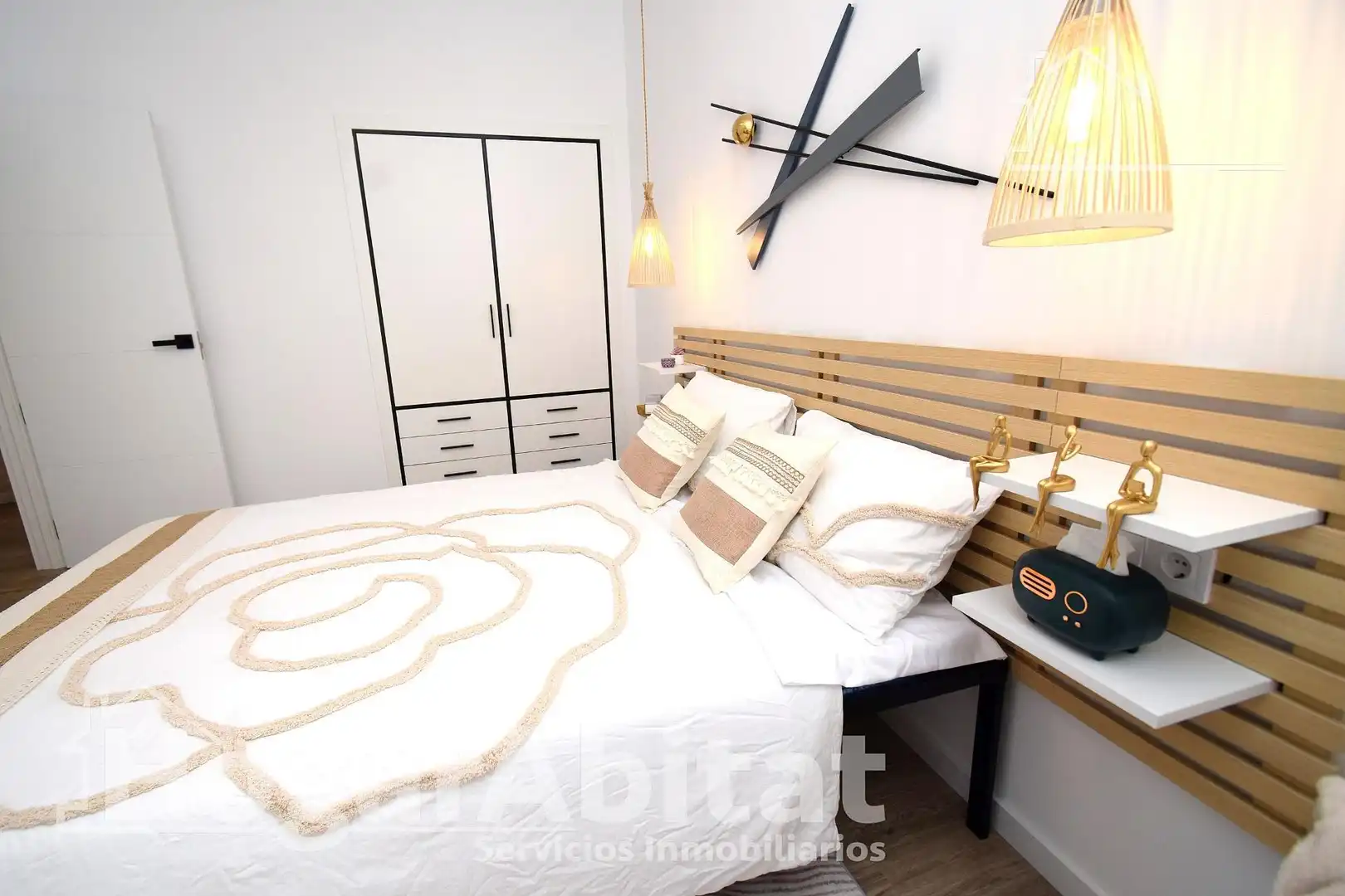 Bedroom of Attic for sale in Picassent  with Parquet flooring, Terrace and Furnished