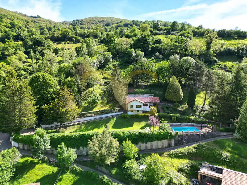 Jardín de Casa o chalet en venta en Caso con Calefacción, Jardín privado y Terraza
