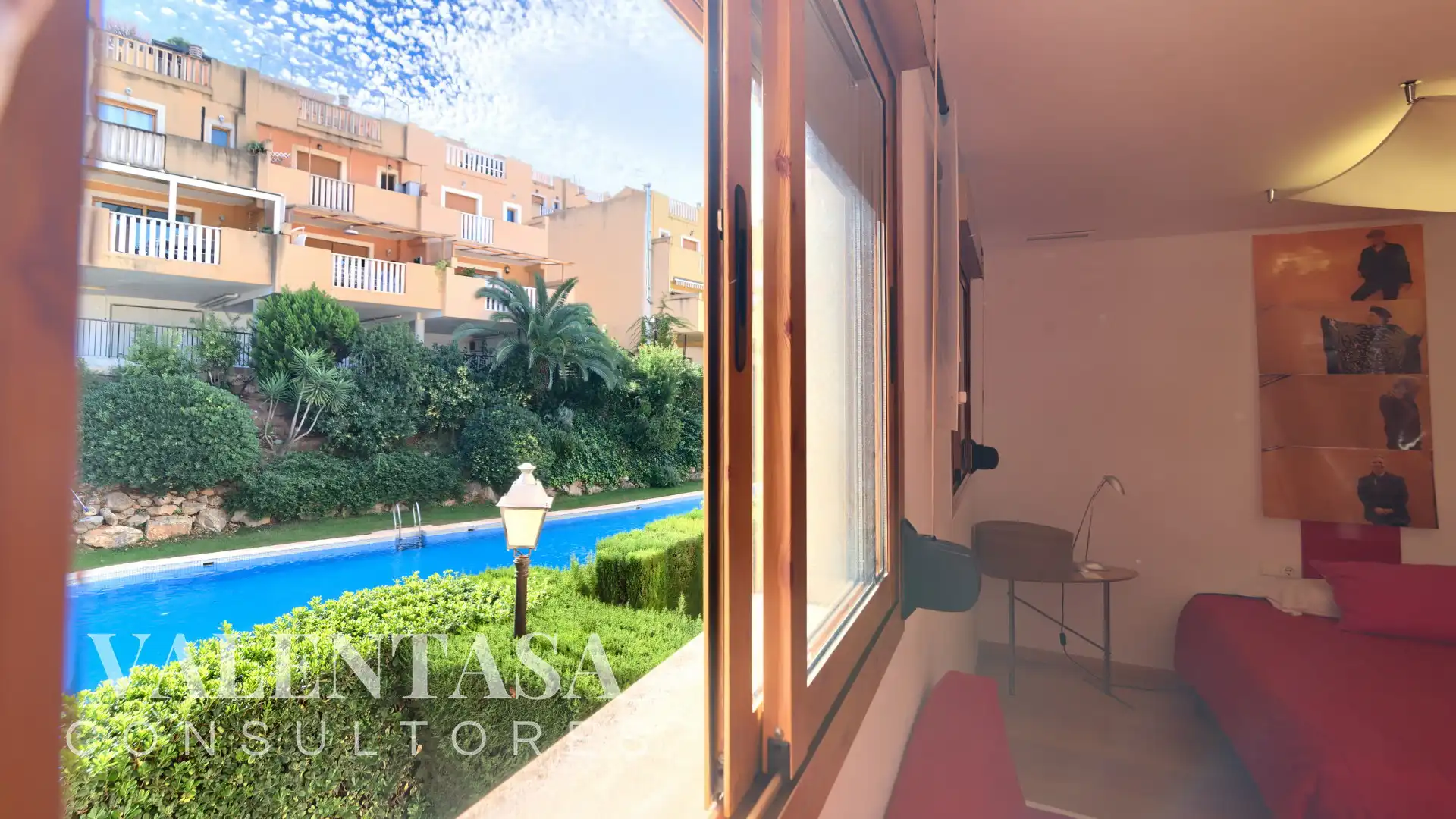 Exterior view of Detached homes for sale in Chiva  with Air Conditioner, Private garden and Terrace