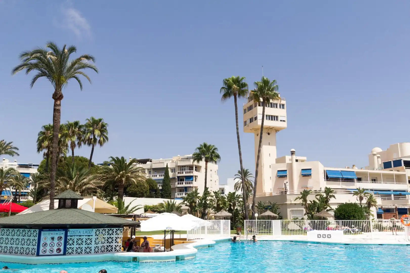 Piscina de Apartament de lloguer en Playamar - Benyamina