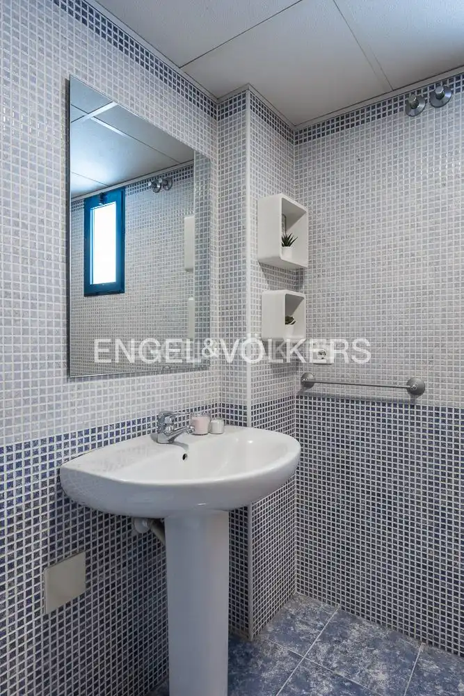 Bathroom of Flat for rent in El Real de Gandia  with Air Conditioner and Heating