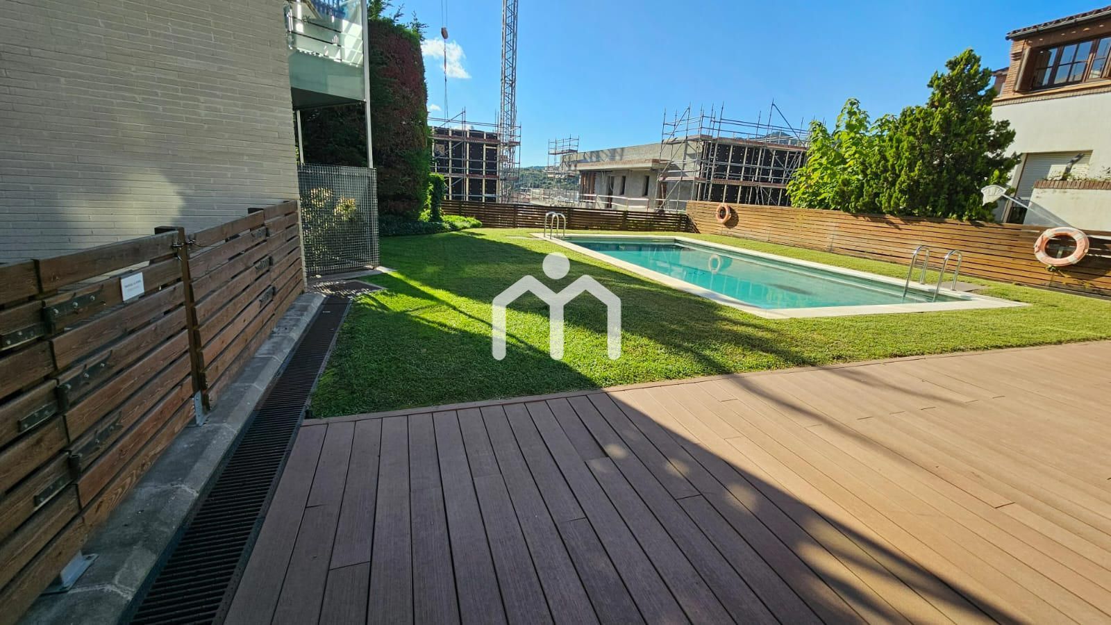 Garden of Flat for sale in Tiana  with Air Conditioner, Heating and Parquet flooring