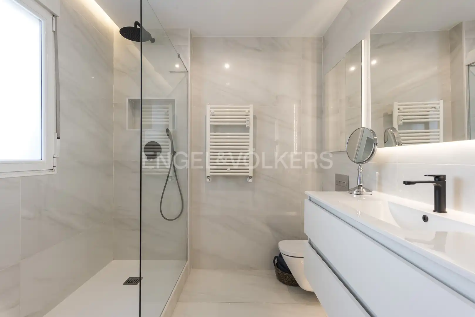 Baño de Ático de alquiler en Madrid con Aire acondicionado, Calefacción y Terraza