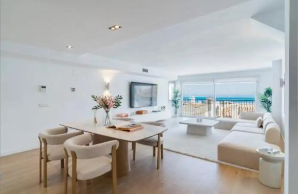 Sala de estar de Apartamento de alquiler en Marbella con Aire acondicionado, Amueblado y Balcón