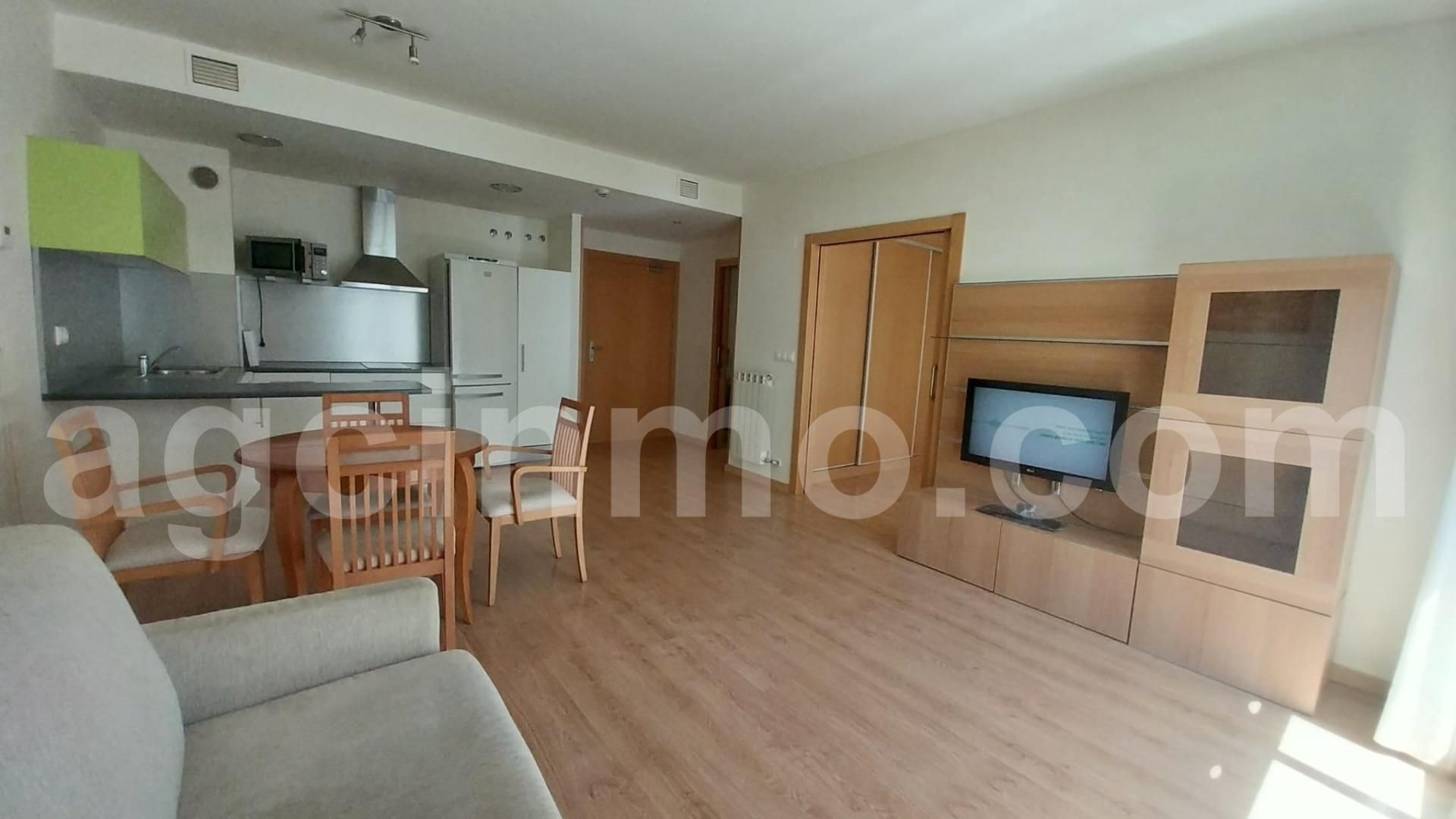 Living room of Flat for sale in Valladolid Capital  with Heating, Private garden and Storage room