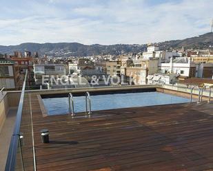 Swimming pool of Apartment to rent in  Barcelona Capital  with Air Conditioner, Heating and Parquet flooring