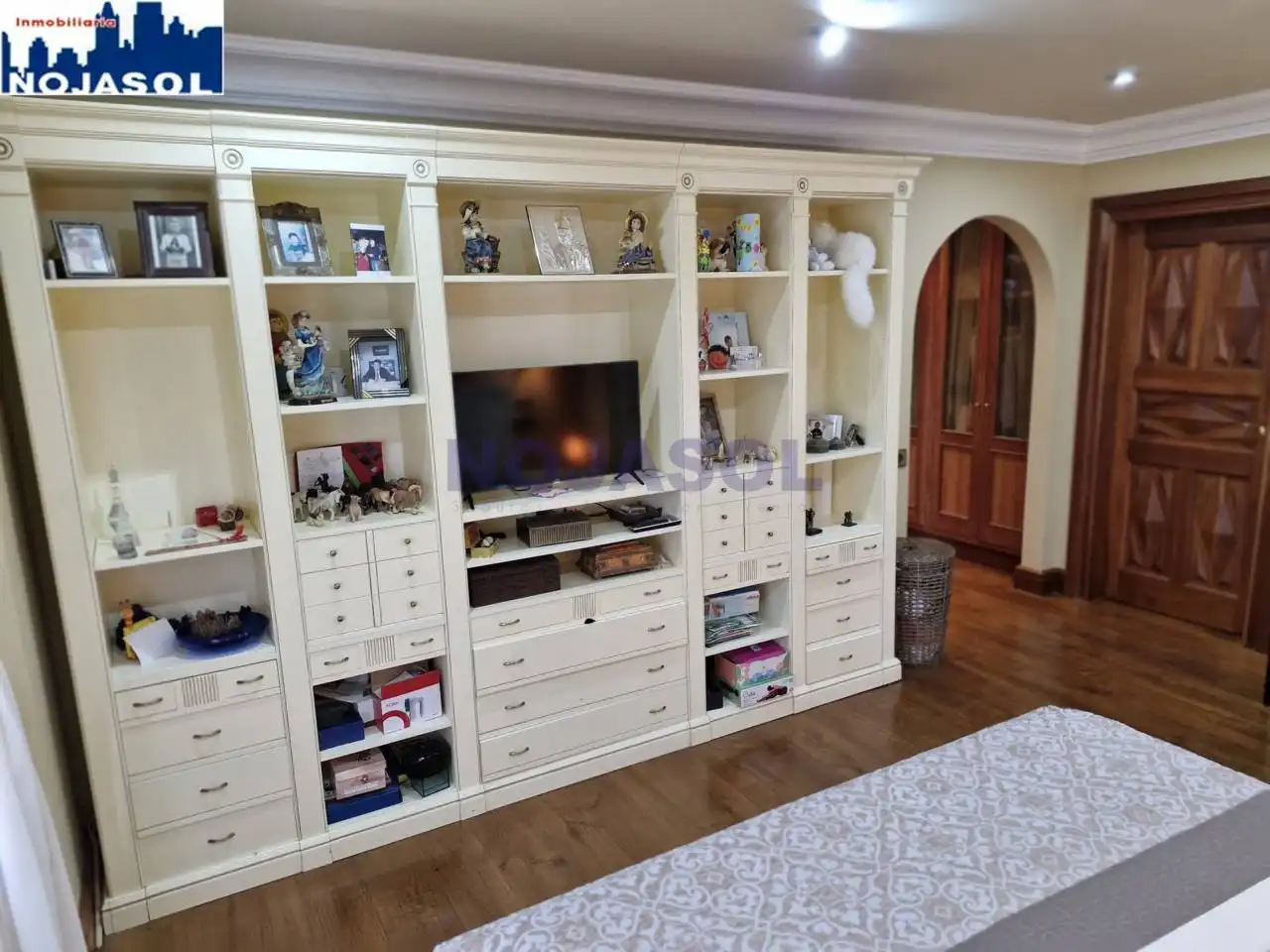 Sala de estar de Casa o chalet en venta en Noja con Aire acondicionado, Calefacción y Jardín privado