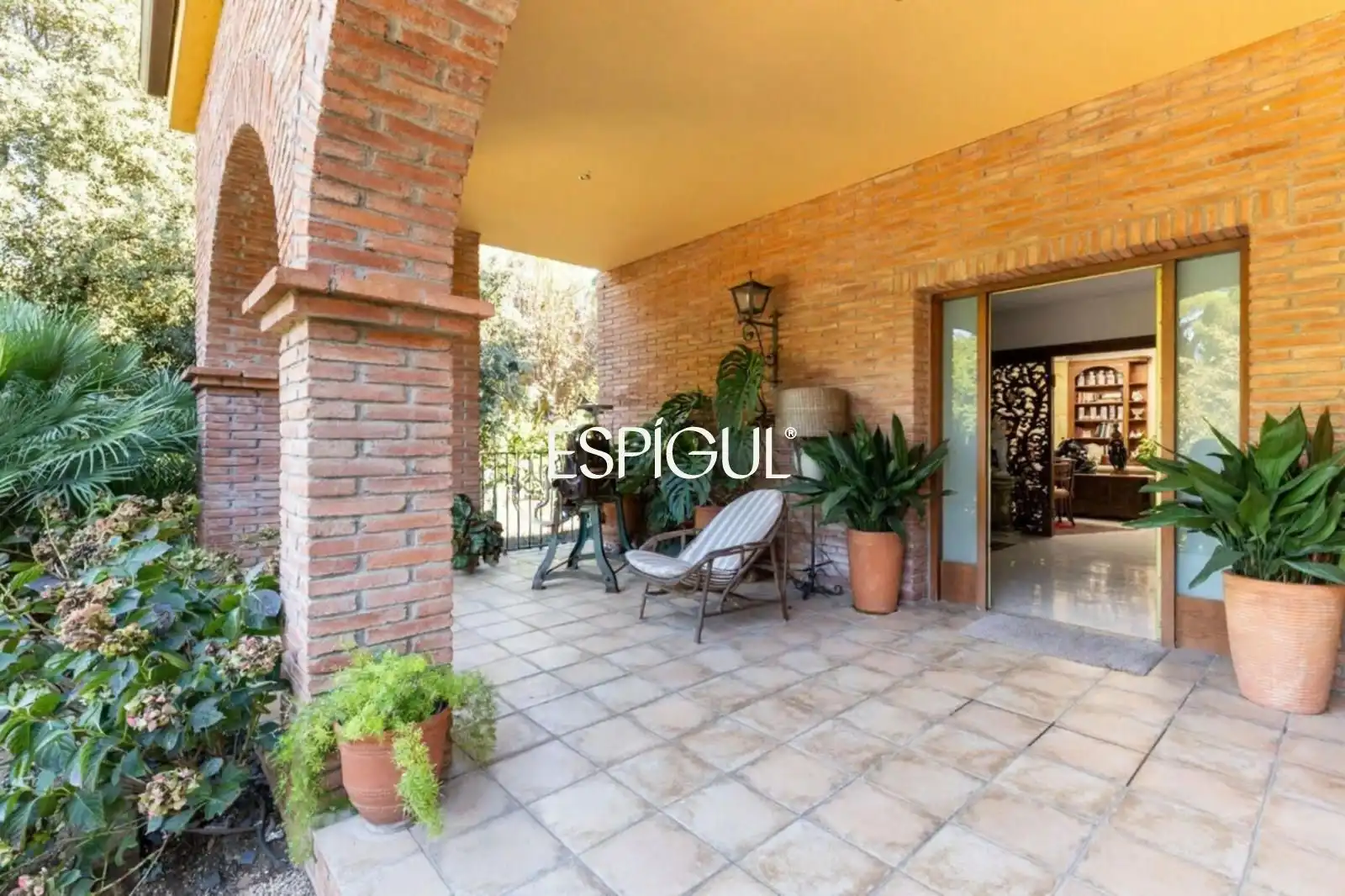 Vista exterior de Casa o chalet de alquiler en Sant Cugat del Vallès con Aire acondicionado, Calefacción y Jardín privado