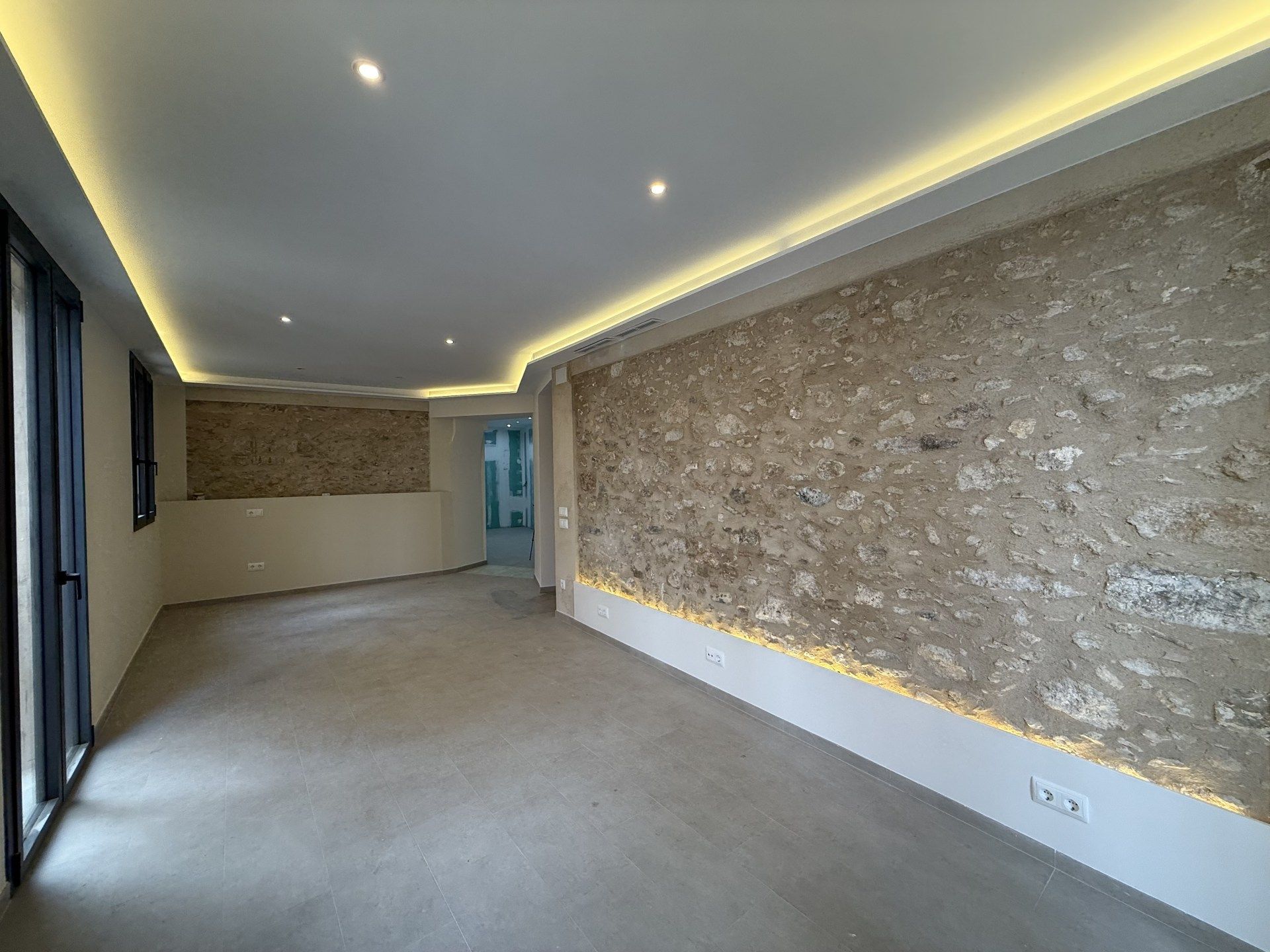 Flat for sale in Girona Capital  with Air Conditioner, Heating and Balcony