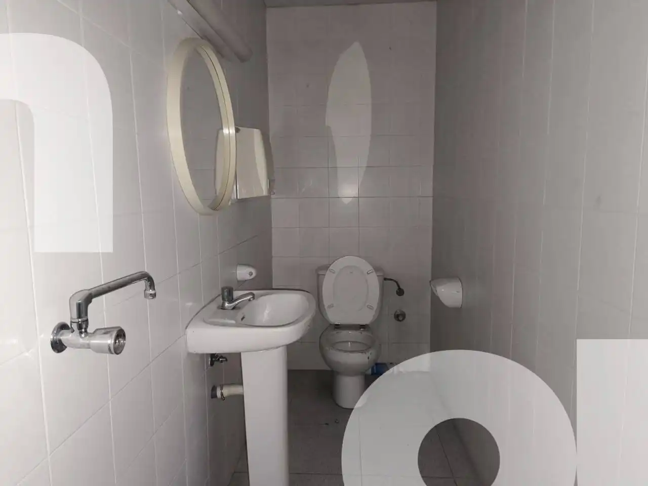 Baño de Local en venta en Granollers con Aire acondicionado