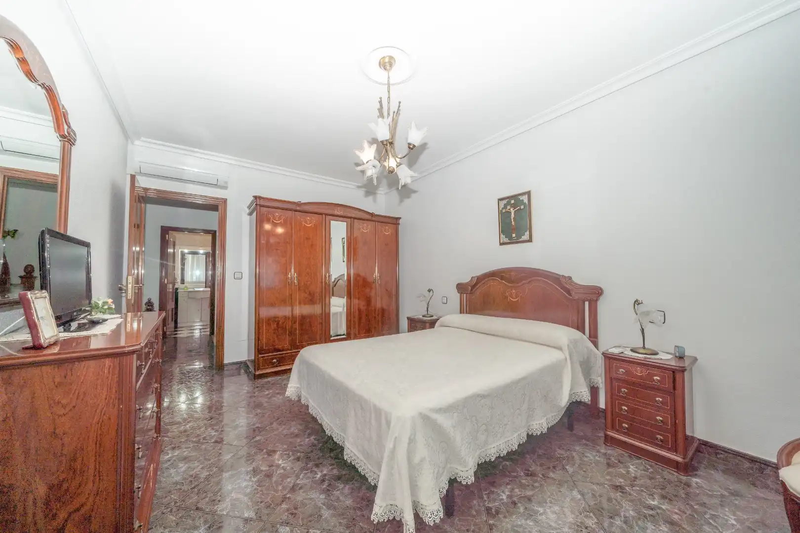 Dormitori de Casa adosada en venda en San Pedro del Pinatar amb Aire condicionat, Jardí privat i Terrassa