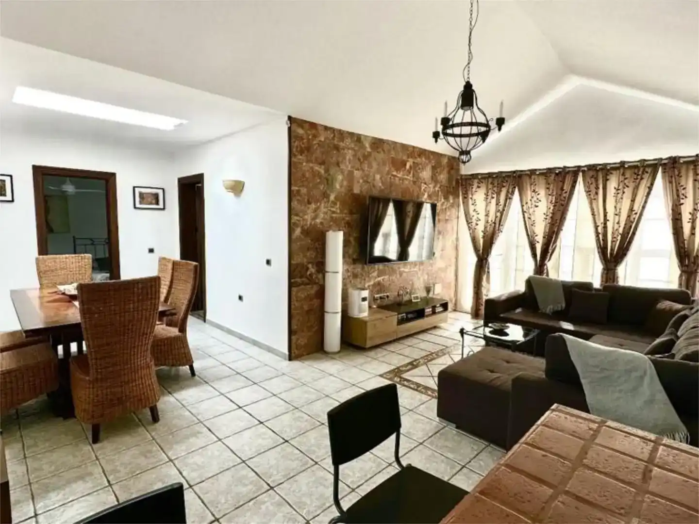 Sala d'estar de Casa o xalet en venda en Arrecife amb Aire condicionat i Piscina