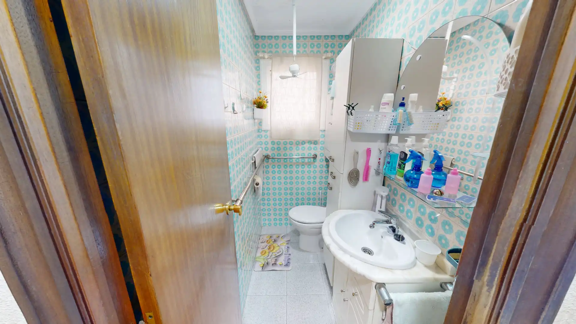 Baño de Piso en venta en Elche / Elx con Aire acondicionado, Amueblado y Horno