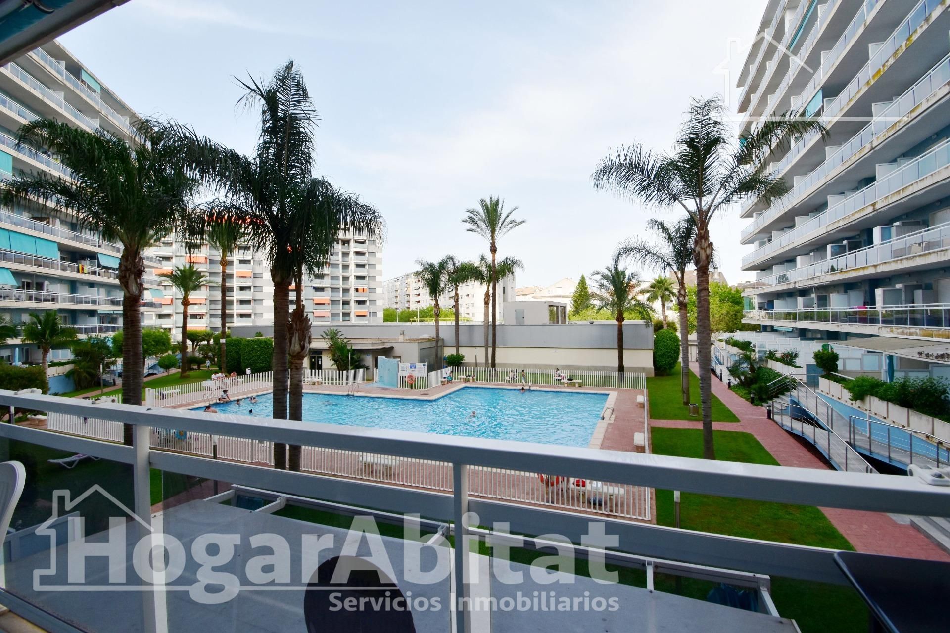 Schwimmbecken von Wohnung zum Verkauf in Gandia mit Klimaanlage, Privatgarten und Terrasse