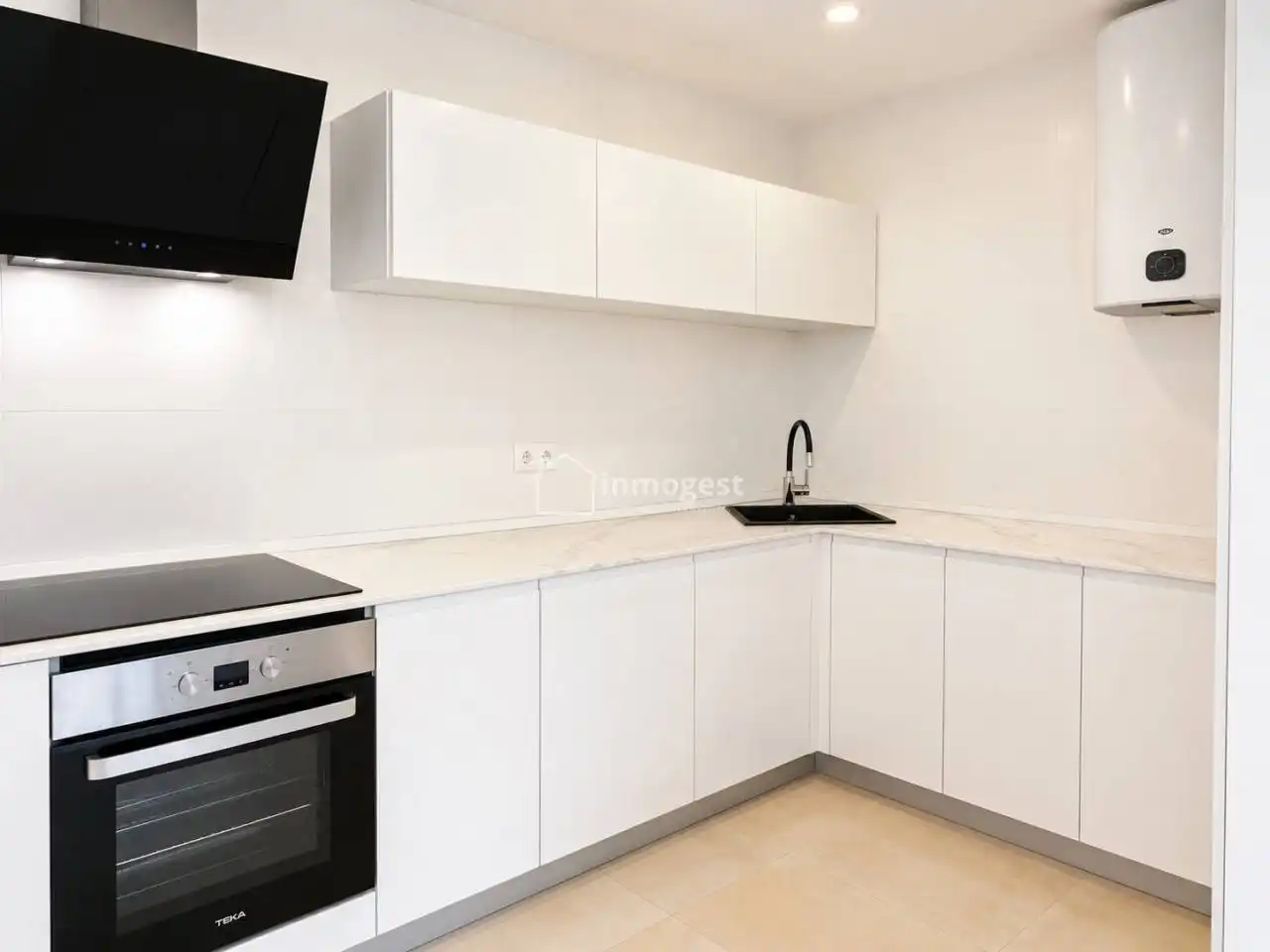 Kitchen of Duplexes for sale in Salt  with Parquet flooring, Terrace and Balcony