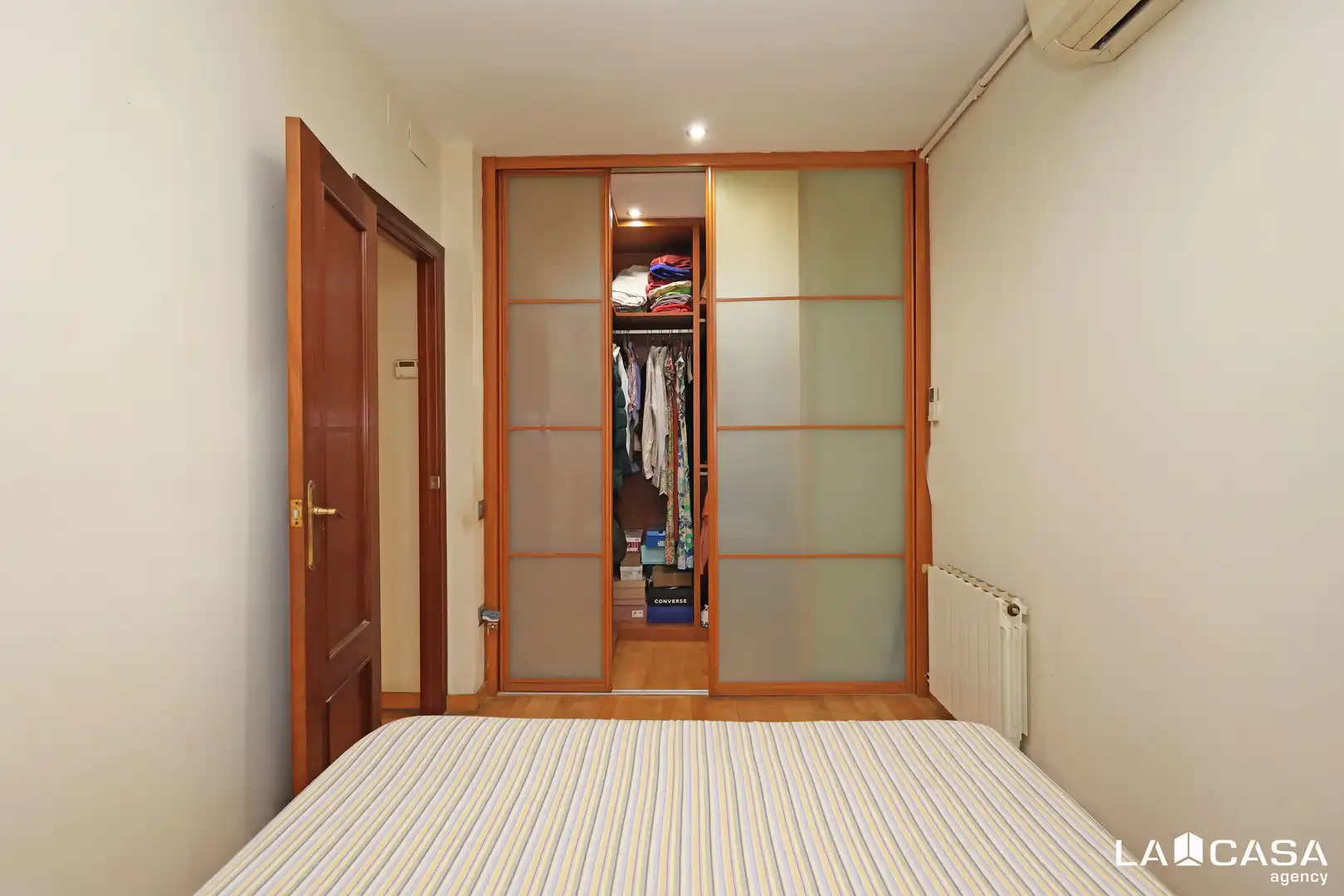 Habitación de Piso en venta en Barcelona con Balcón