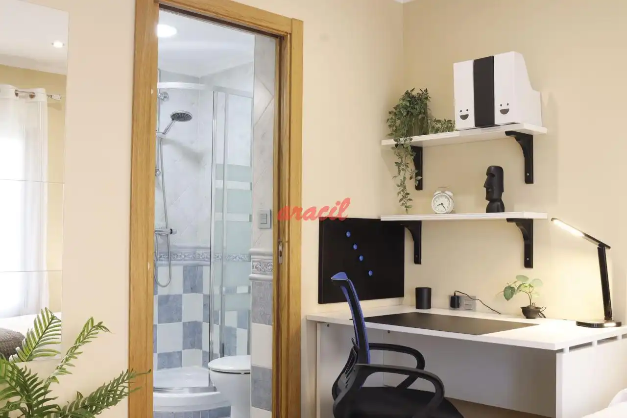 Piso en venta en Ourense Capital  con Calefacción, Trastero y Amueblado