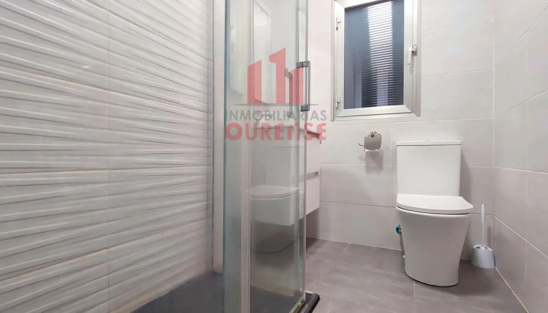 Bany de Casa o xalet de lloguer en Ourense Capital  amb Calefacció, Traster i Moblat