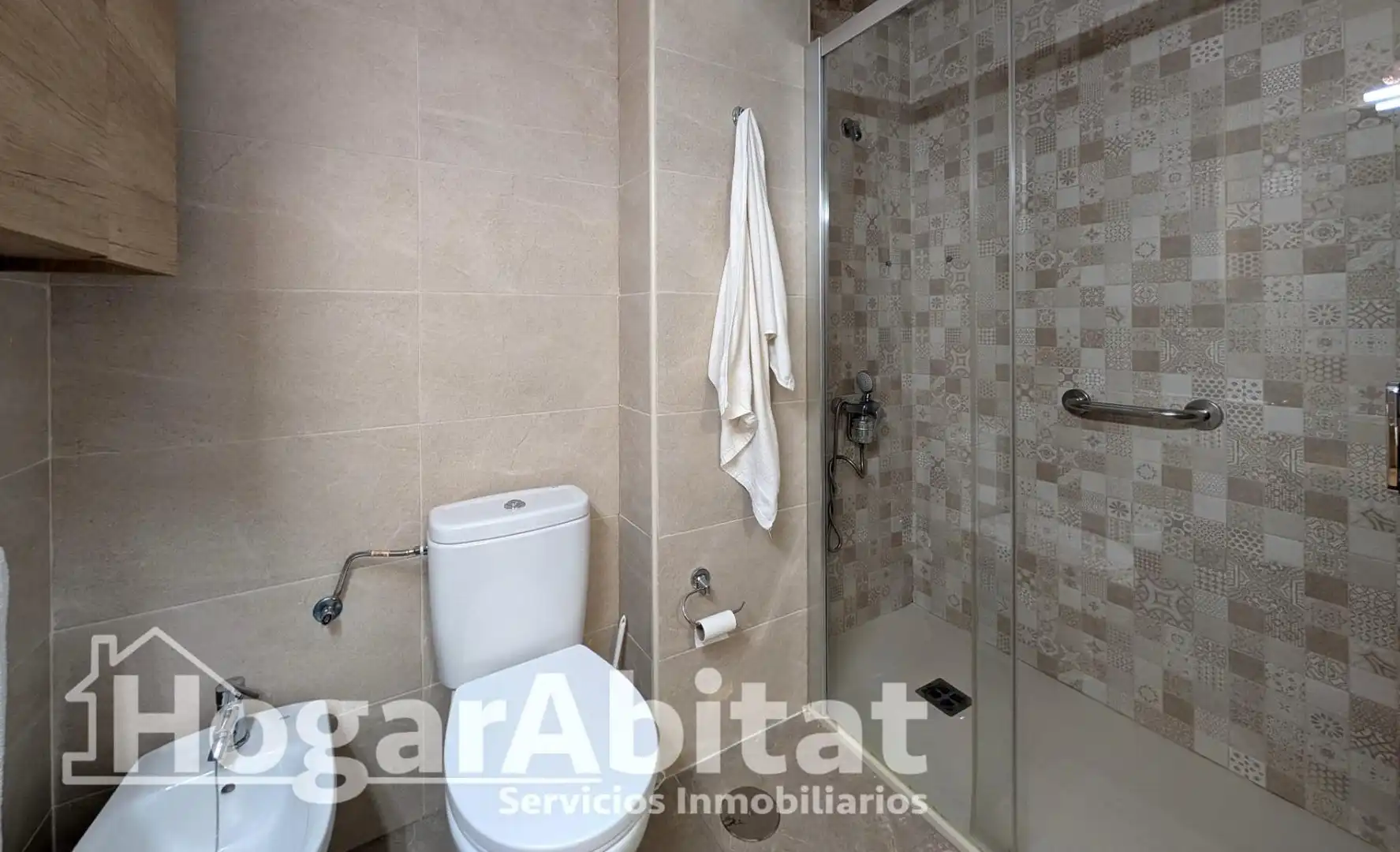 Bany de Pis en venda en Alicante / Alacant amb Aire condicionat, Calefacció i Balcó