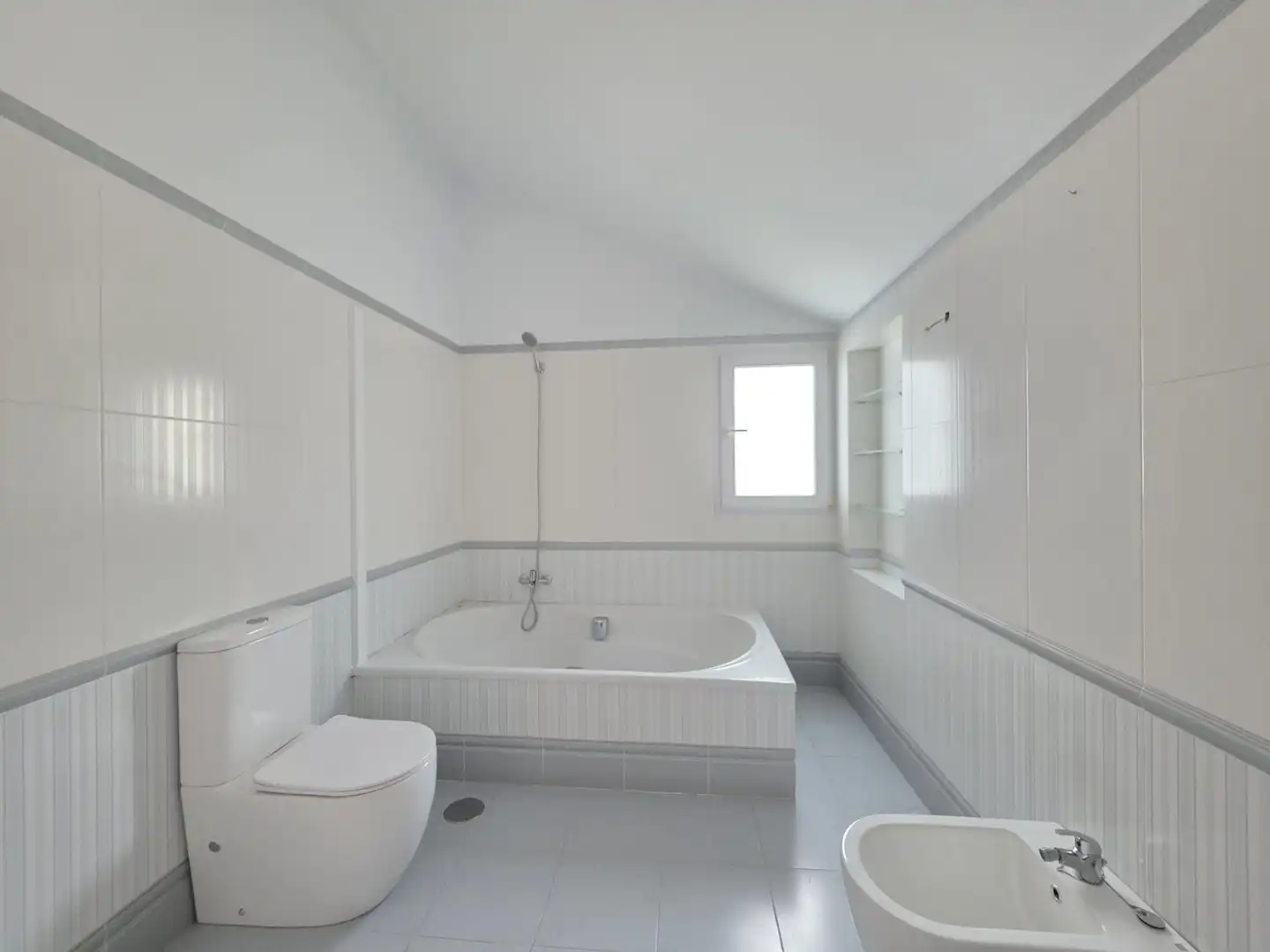 Bany de Casa o xalet en venda en El Ejido amb Traster, Piscina i Alarma