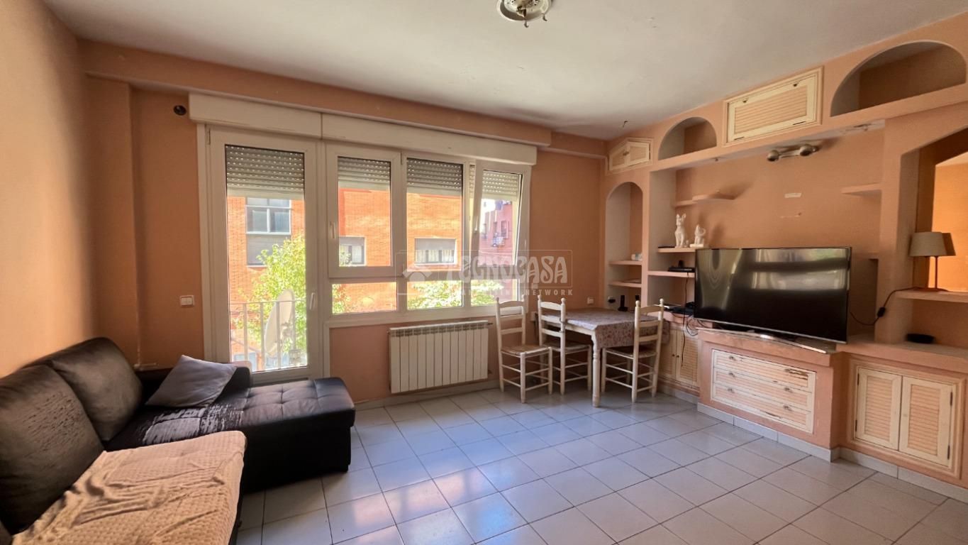 Living room of Flat for sale in  Madrid Capital