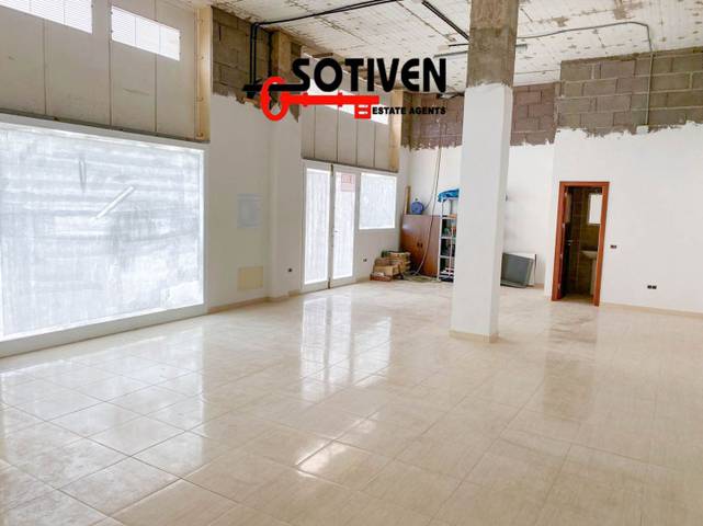 Local comercial en Venta en Cho - Parque de la Reina