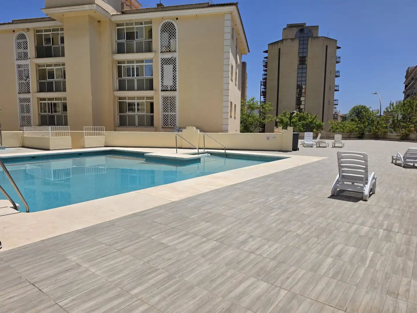 Piscina de Estudi en venda en Torremolinos amb Aire condicionat