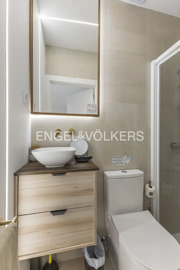 Baño de Piso en venta en Madrid con Aire acondicionado, Calefacción y Amueblado