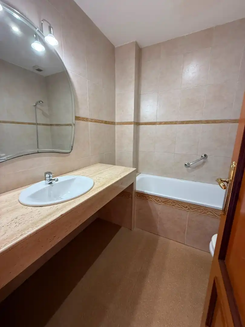 Badezimmer von Wohnung zur Miete in Sant Celoni mit Klimaanlage und Heizung