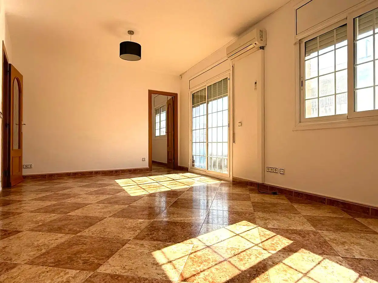 Living room of Flat for sale in Sant Boi de Llobregat  with Air Conditioner, Heating and Terrace