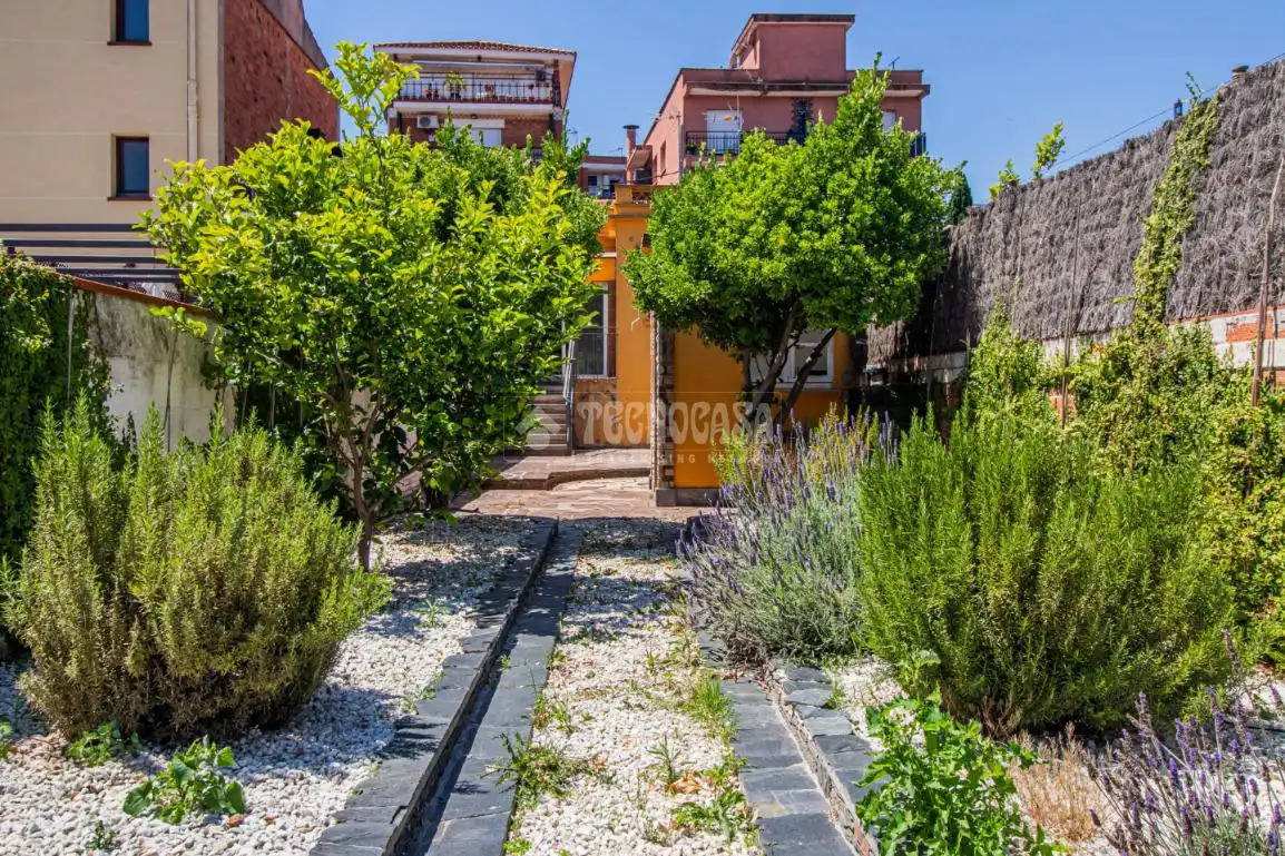 Jardín de Casa adosada en venta en Sant Cugat del Vallès con Calefacción y Terraza