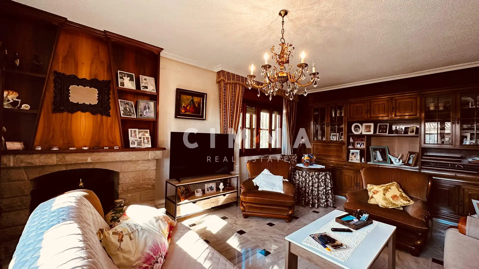 Sala de estar de Casa o chalet en venta en La Nucia con Aire acondicionado, Calefacción y Jardín privado