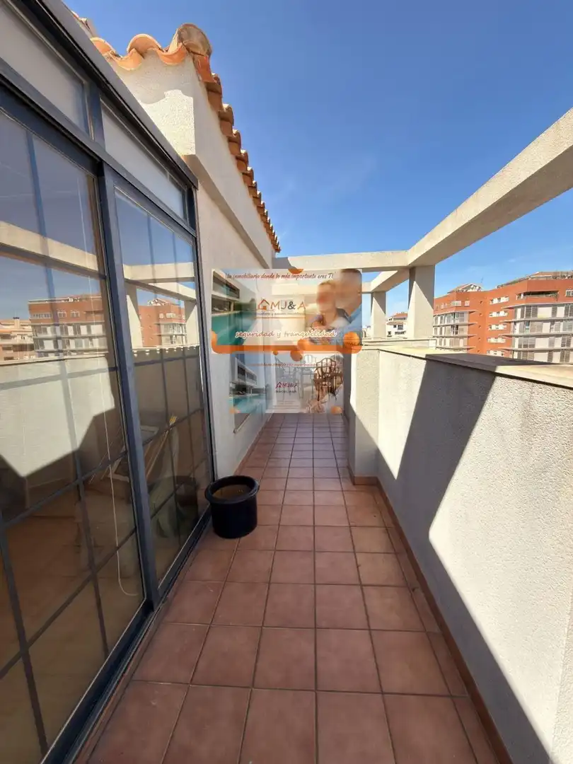Terraza de Dúplex en venta en Castellón de la Plana / Castelló de la Plana con Calefacción, Parquet y Terraza