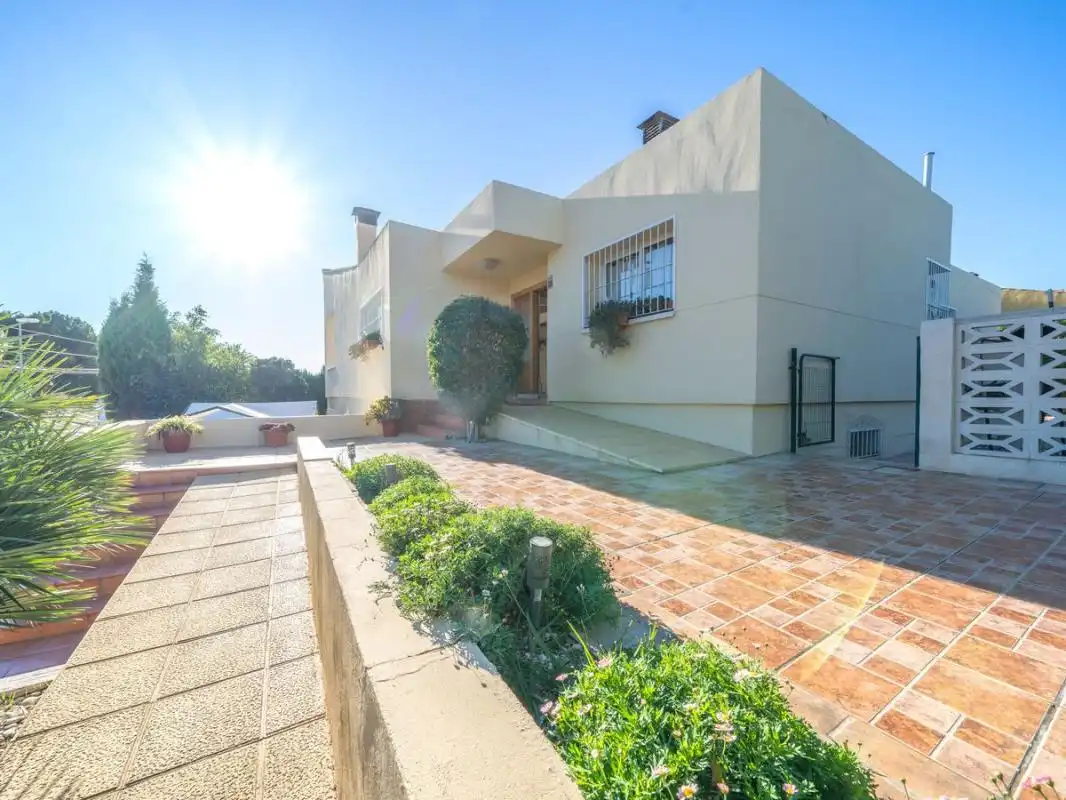 Houses for sale in Carrer de la Espinela, Valle del Sol