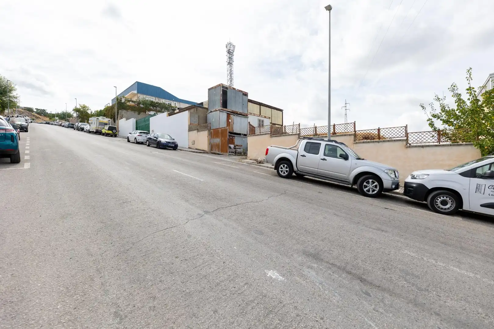 Außenansicht von Fabrik Grundstücke zum Verkauf in Barrio de la Vega