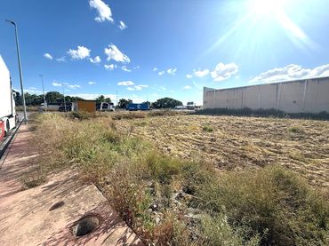 Terreny industrial de lloguer a Calle Uno