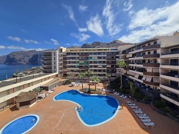 Pis amb piscina en venda a Calle la Hondura 22