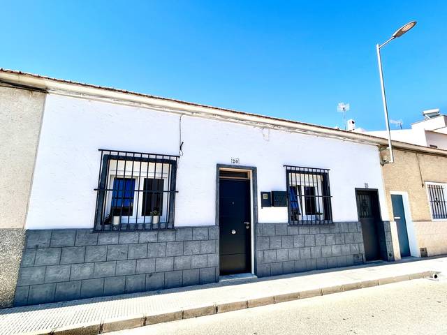 Casa adosada en Venta en San Miguel de Salinas