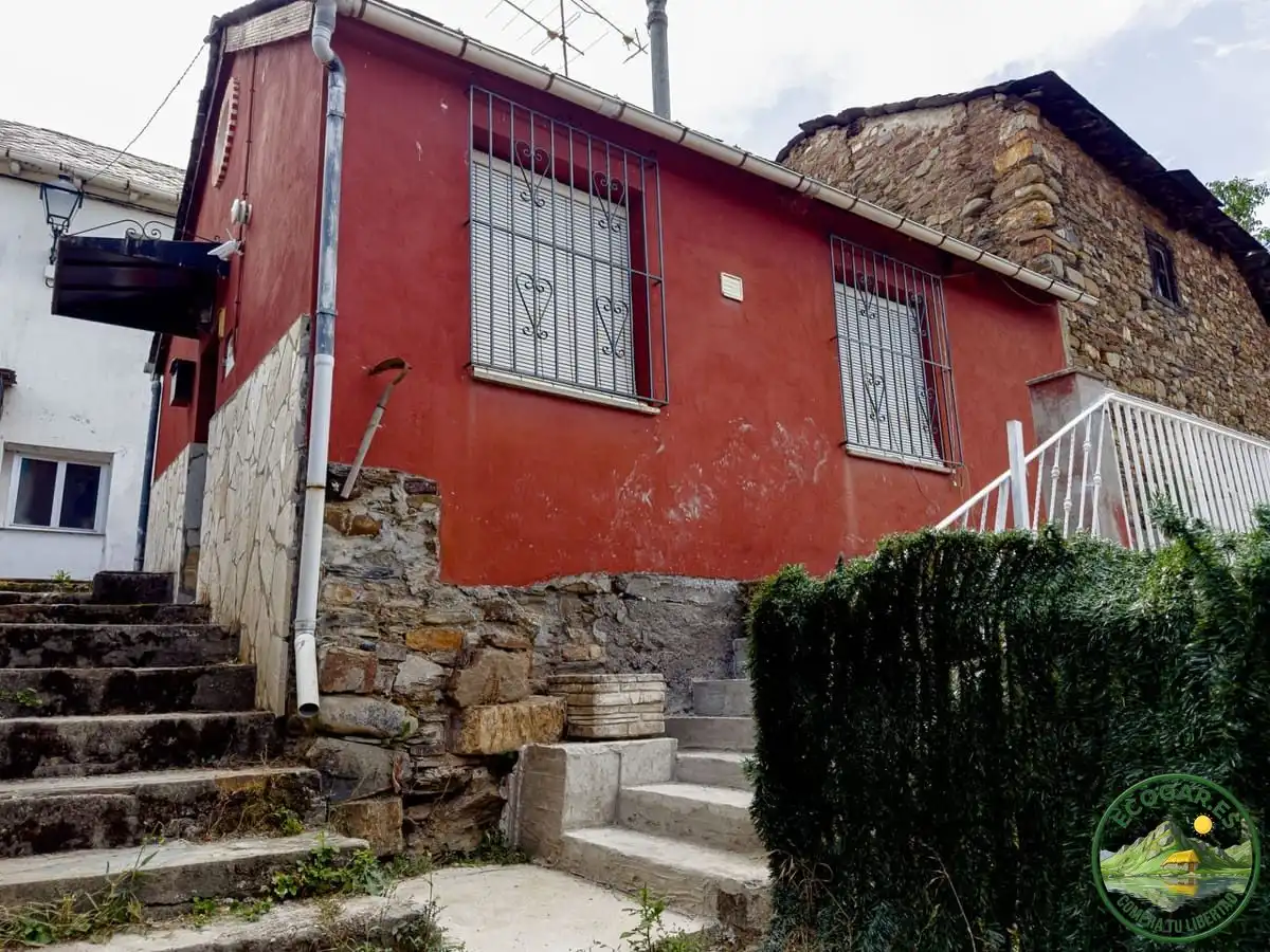 Exterior view of Houses for sale in Toreno  with Heating, Parquet flooring and Furnished