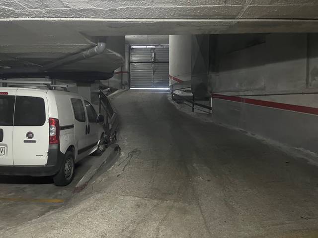 Garaje en Alquiler en Carrer de Biscaia, 322 en El Clot