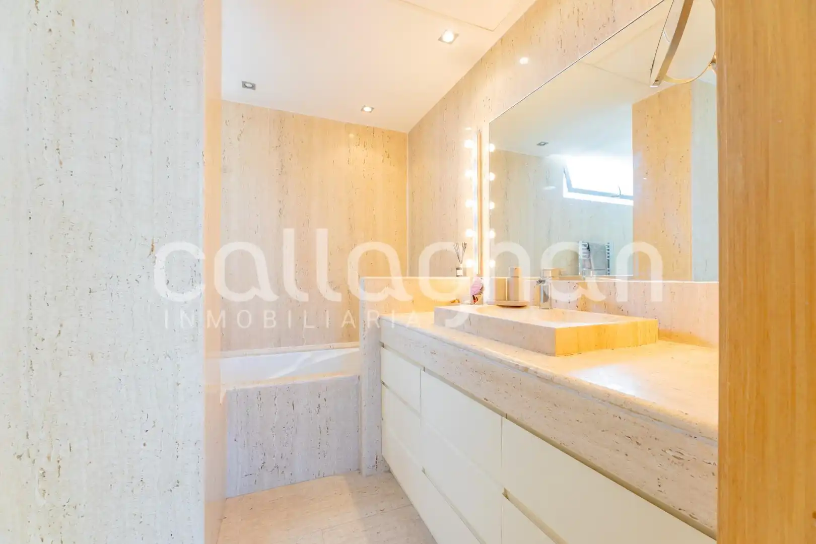Badezimmer von Haus oder Chalet zum Verkauf in Bétera mit Heizung, Privatgarten und Terrasse