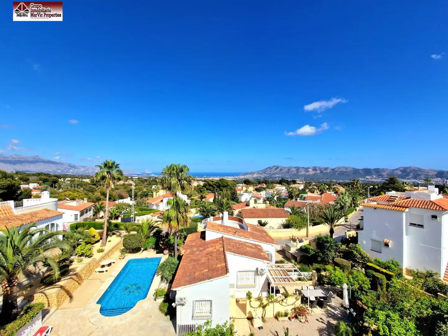 Vista exterior de Casa o chalet en venta en La Nucia con Aire acondicionado, Calefacción y Jardín privado