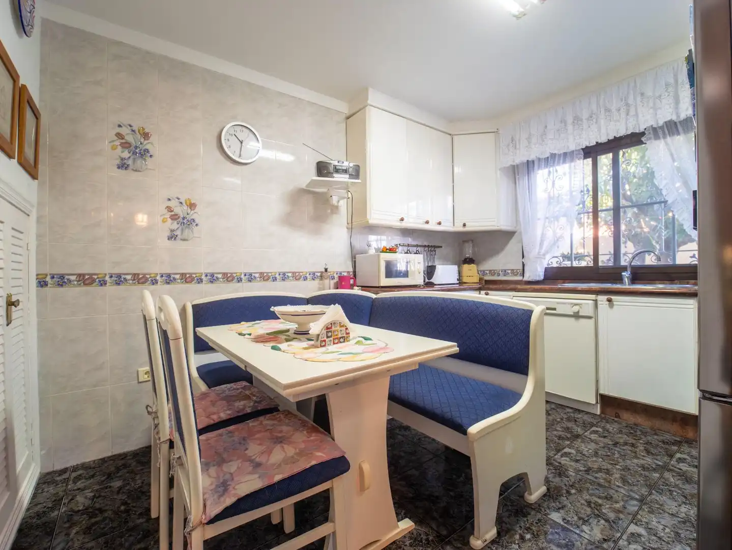 Cuina de Casa adosada en venda en Candelaria amb Aire condicionat, Jardí privat i Piscina comunitària