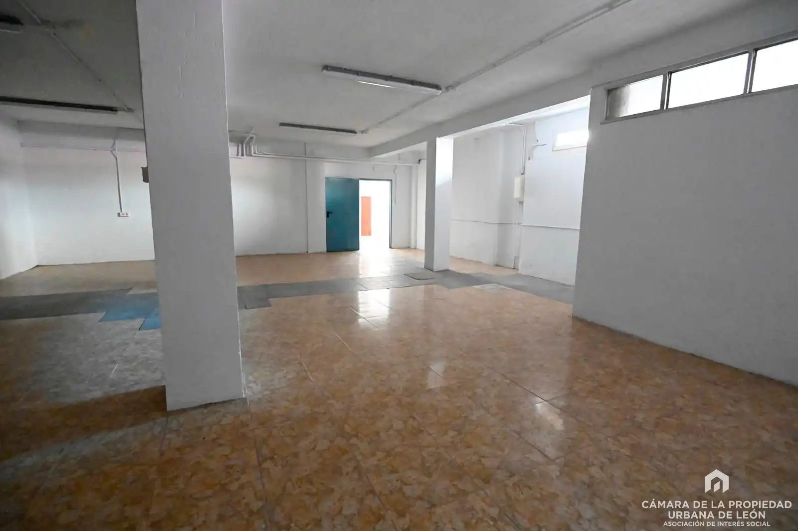 Local comercial en venda a JUAN DE RIBERA