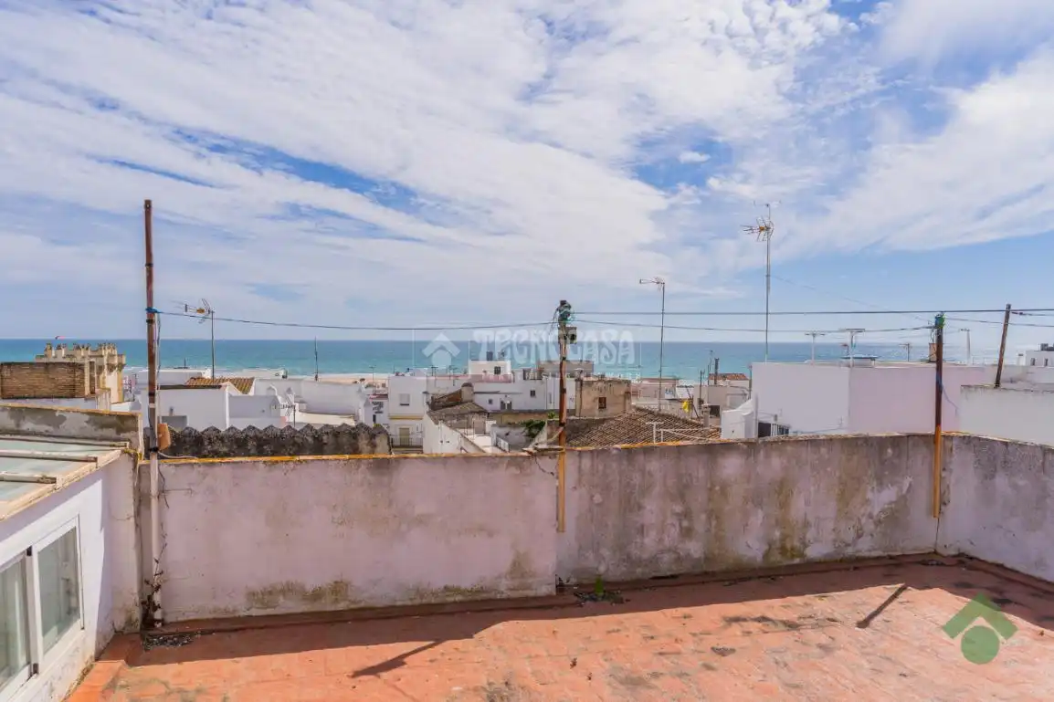 Vista exterior de Edificio en venta en Conil de la Frontera