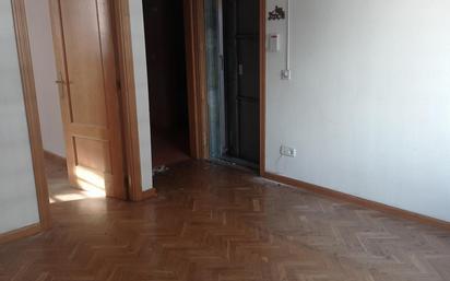 Bedroom of Flat for sale in  Madrid Capital  with Air Conditioner