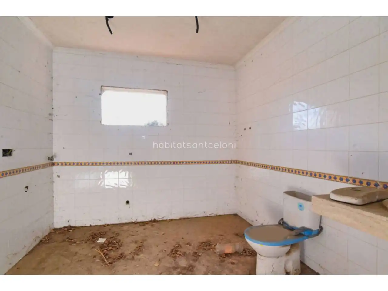 Casa con jardín en venta en Calle Baix Ebre 9, imagen 6